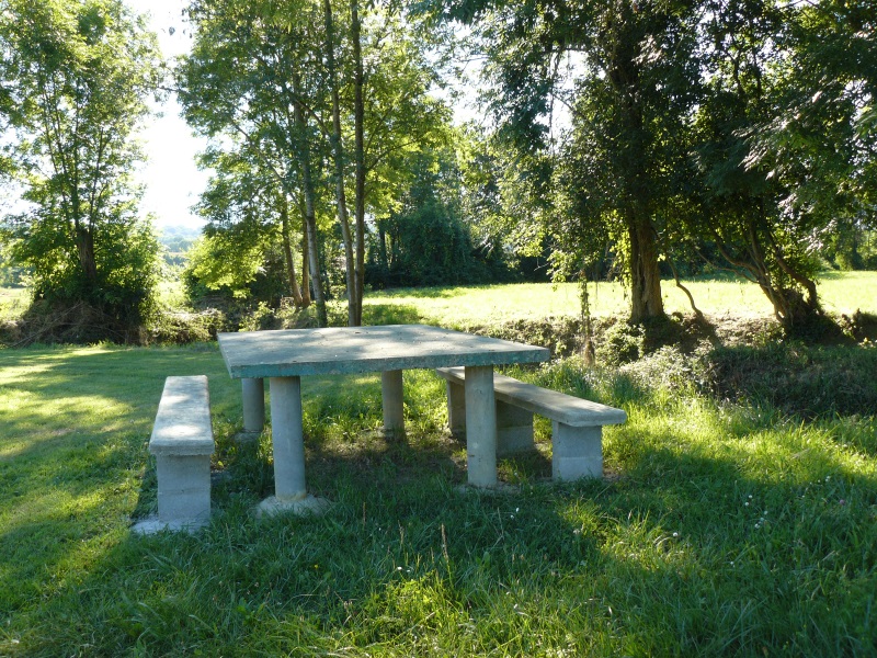 Parking des orchidées et du moulin de Bellegarde