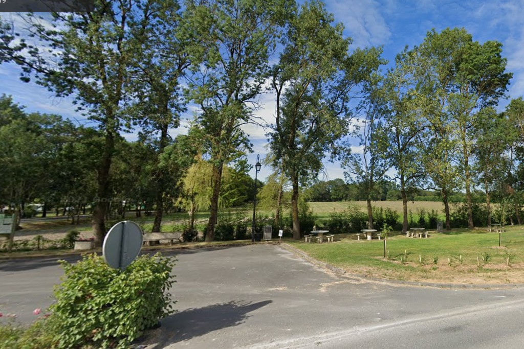 Aire de Dompierre sur Charente